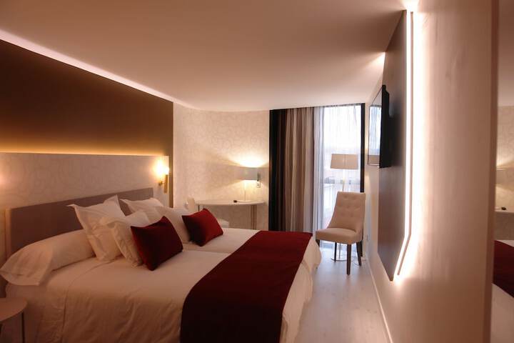 Room 10 of 35