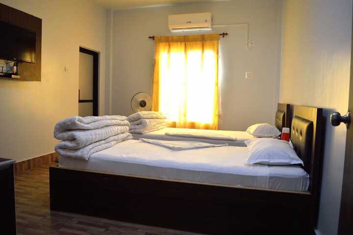 Room 2 of 4