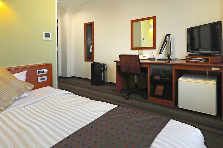 Room 14 of 97