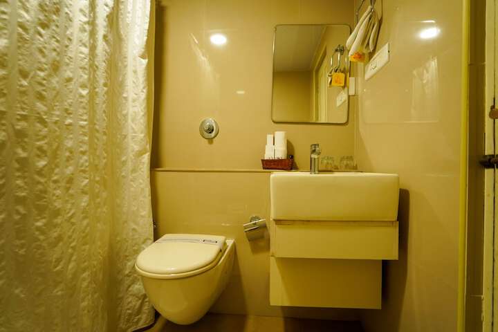 Clean Restrooms
