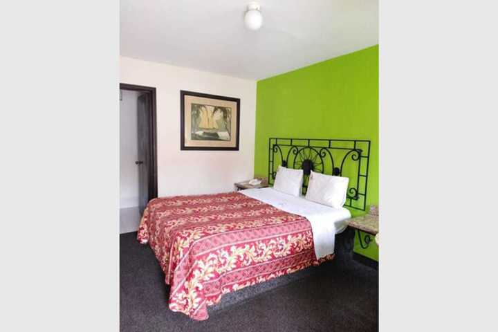 Room 5 of 13