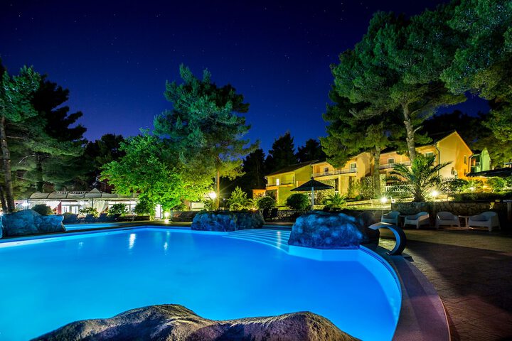 Pool 49 of 138