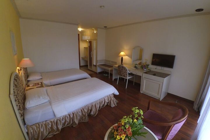 Room 6 of 69