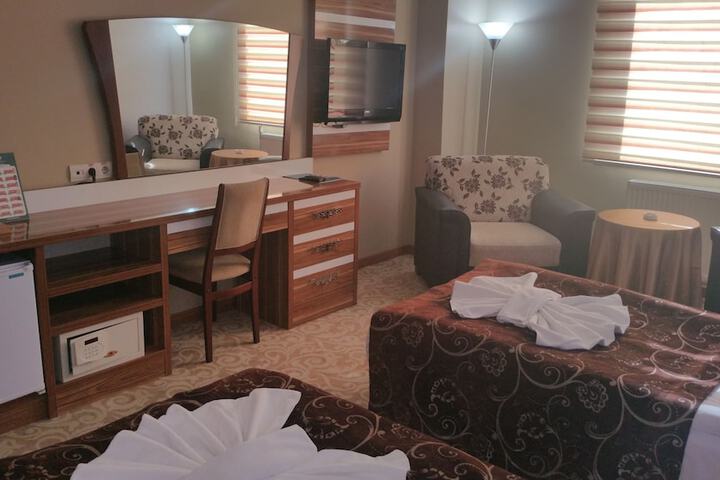 Room 8 of 44