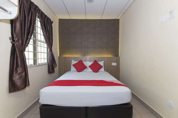 Room 15 of 37