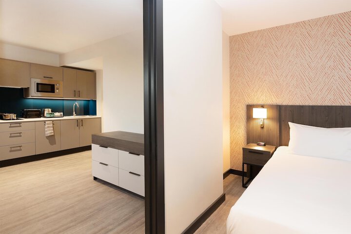 Room 17 of 51
