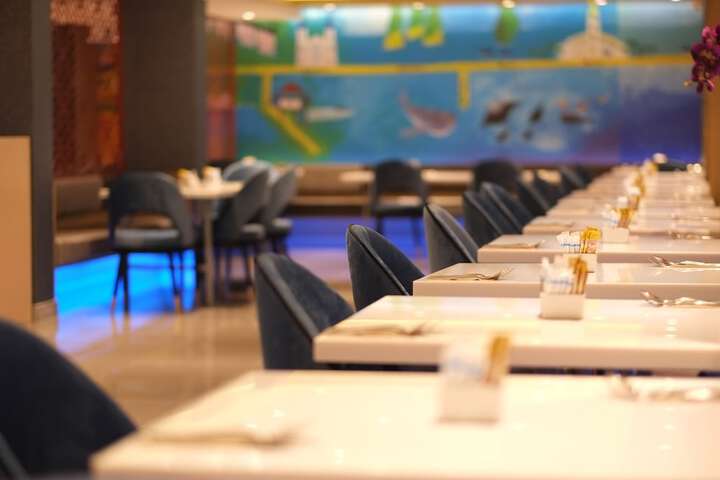 Dining 33 of 44