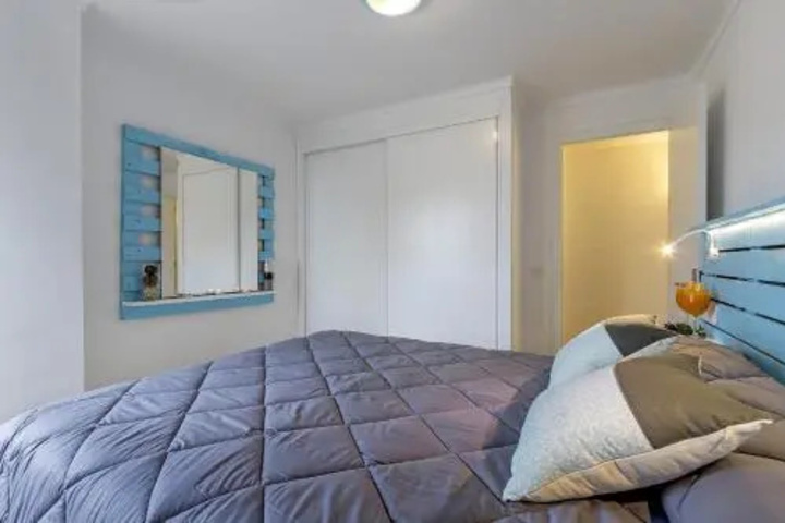 Room 4 of 18