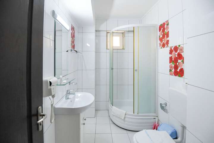 Room 18 of 23