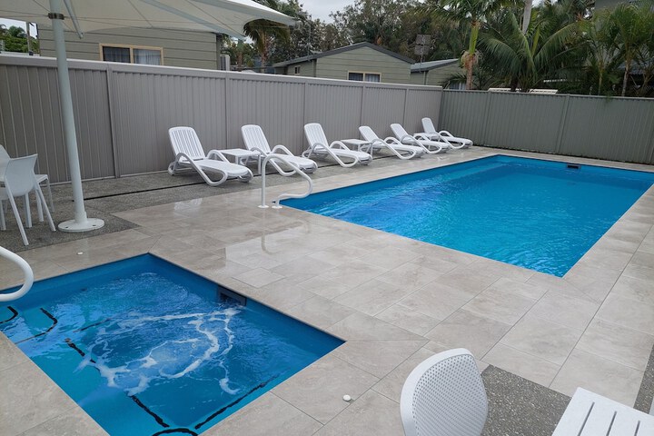Pool 65 of 86