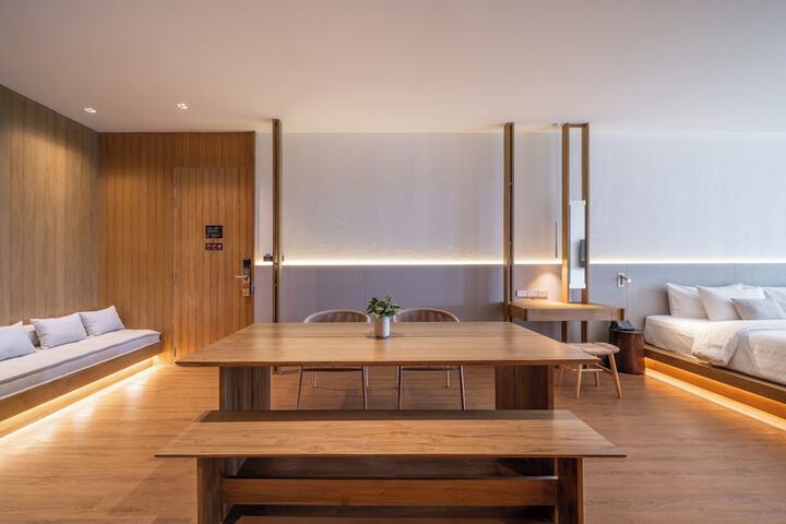 Room 48 of 150