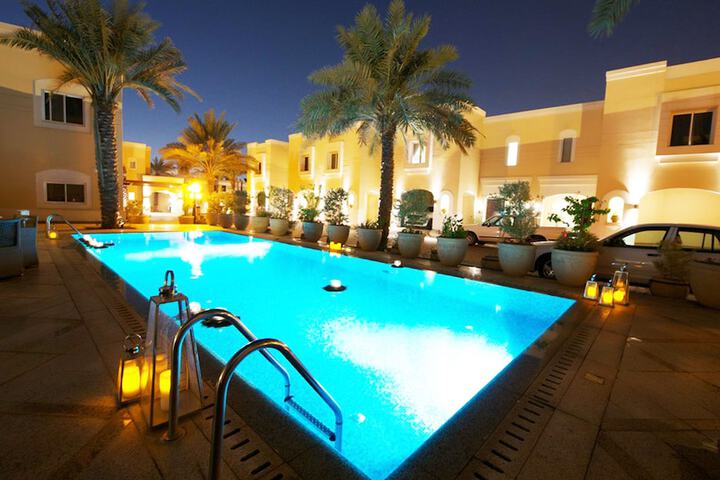 Pool Hotel