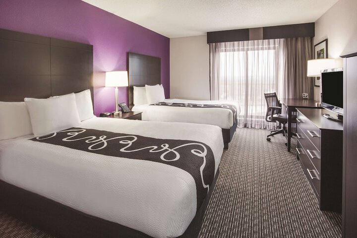Double Bed Accessible (6 of 9)
