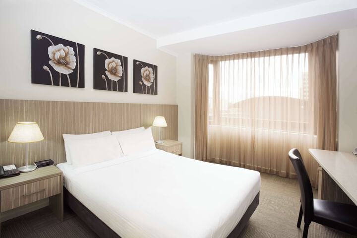 Room 6 of 54
