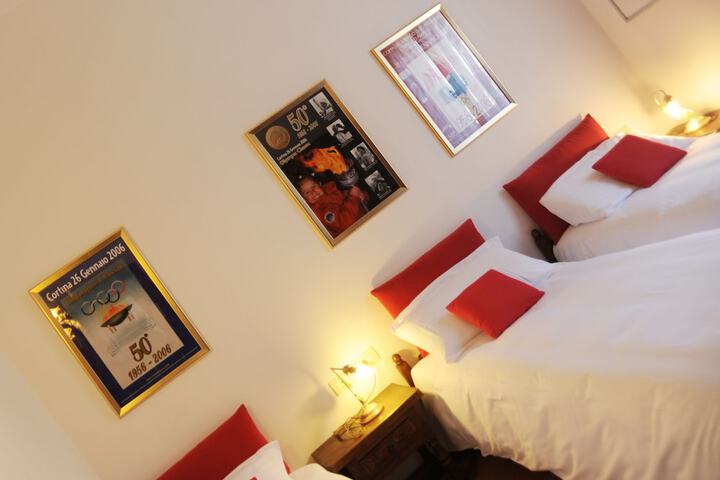 Room 3 of 61