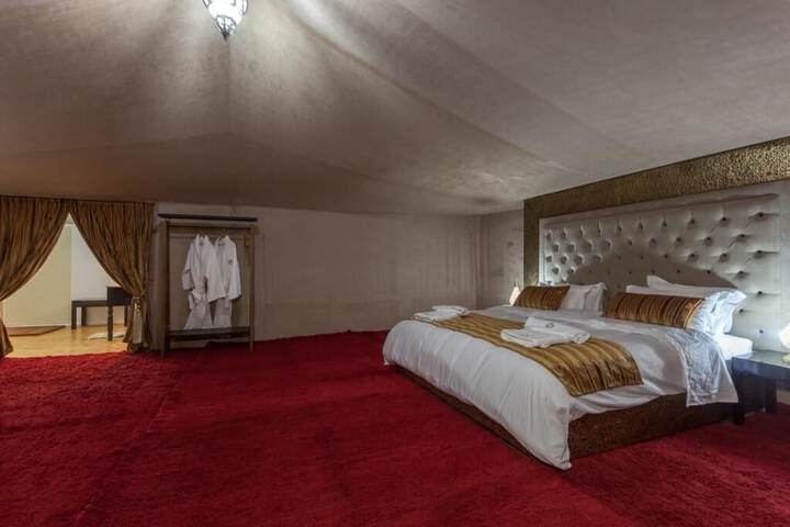 Room 13 of 32
