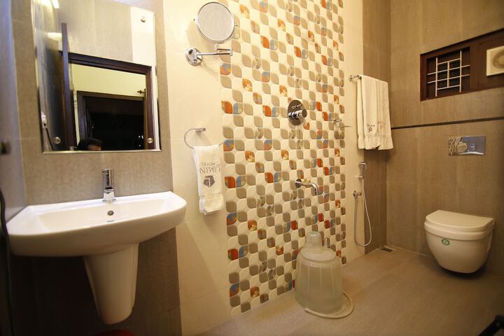 Room 14 of 22