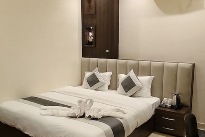 Room 6 of 48