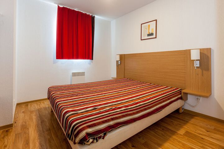 Room 5 of 50