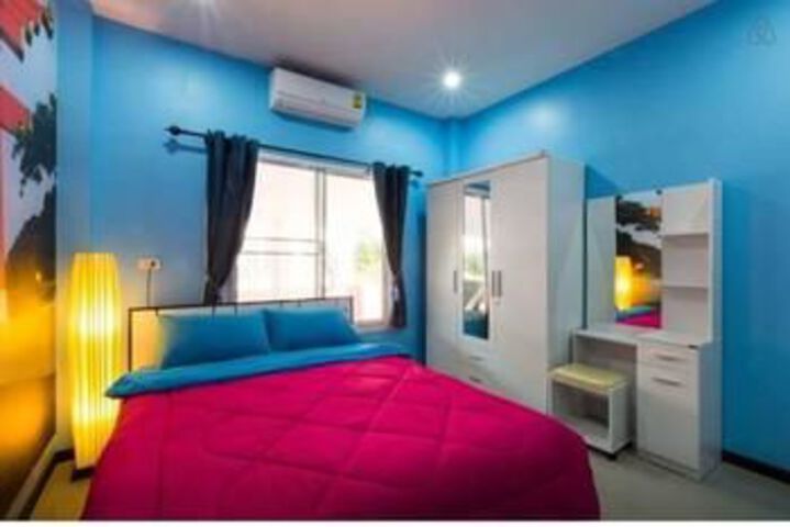 Room 10 of 25