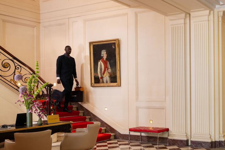 Concierge desk