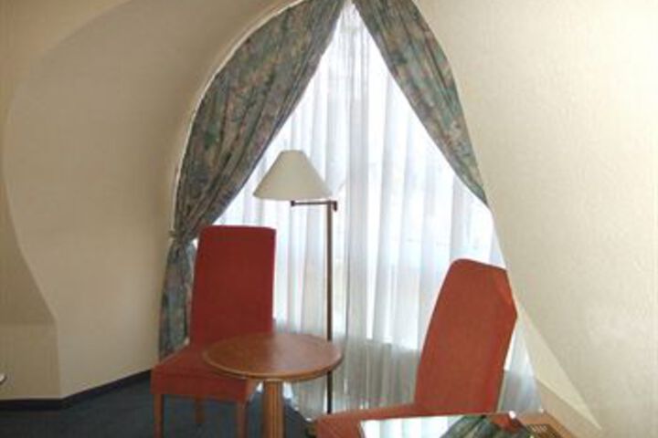 Room 15 of 21