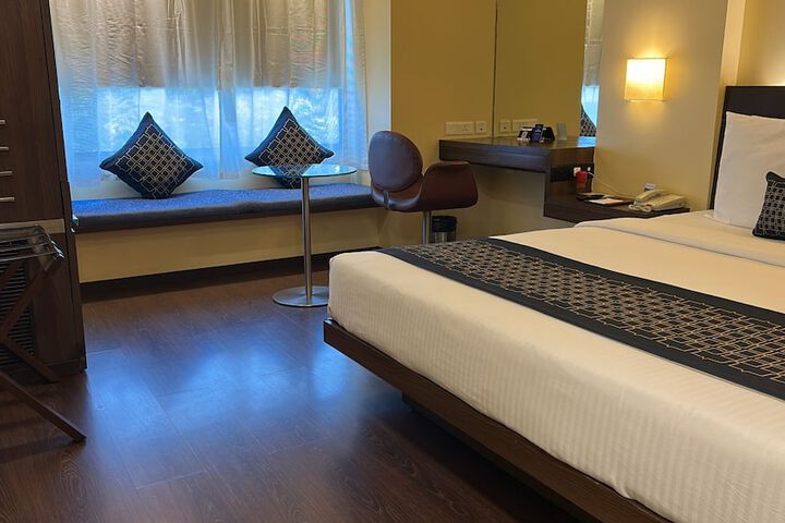 Room 33 of 109