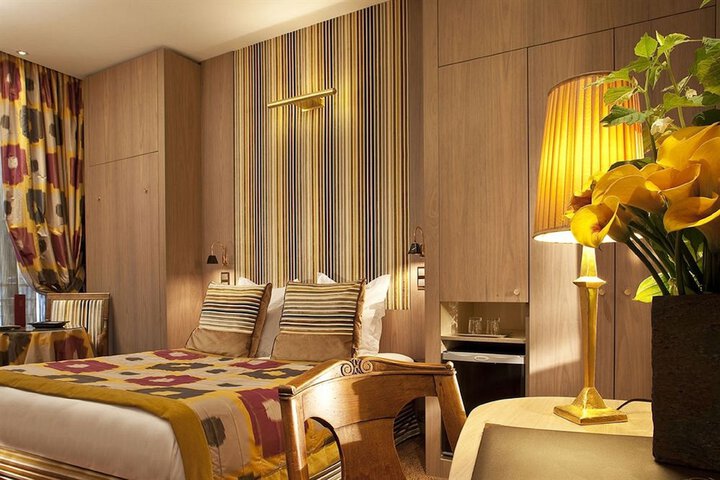 Room 5 of 74