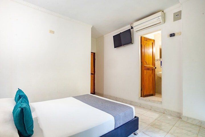 Room 6 of 30