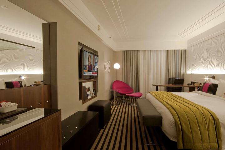 Room 22 of 86