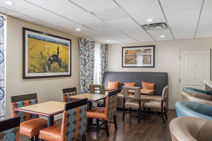 Hotel Interior 4 of 29