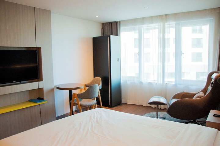 Room 48 of 84
