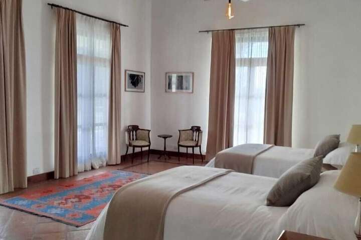 Room 18 of 33