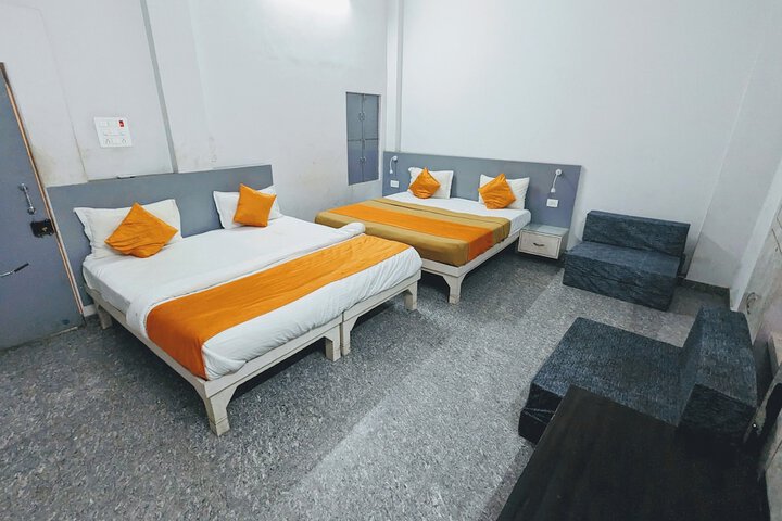 Room 7 of 13