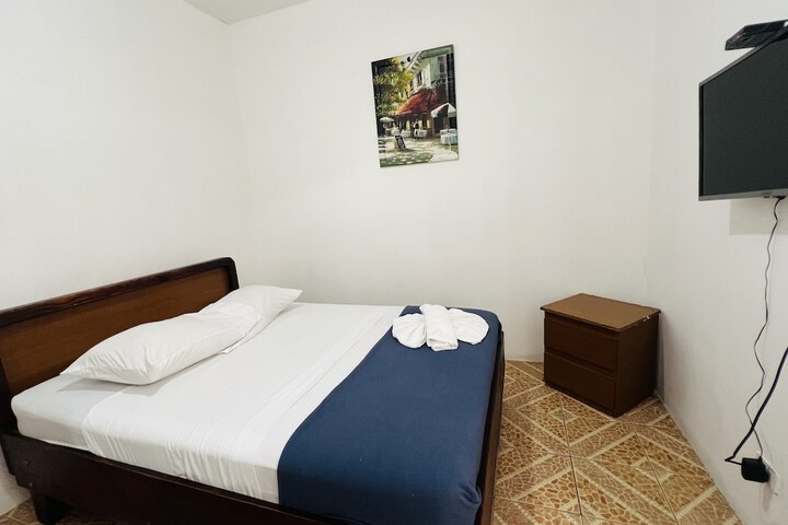 Room 2 of 25