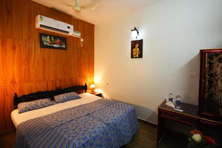 Room 8 of 73