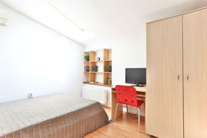Room 19 of 48