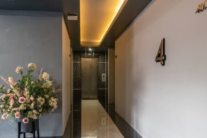 Ballroom/Hall 26 of 28