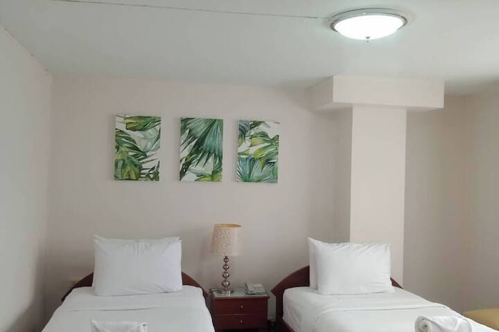 Room 5 of 25