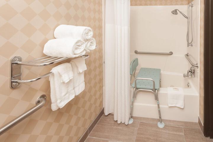 Room 32 of 45