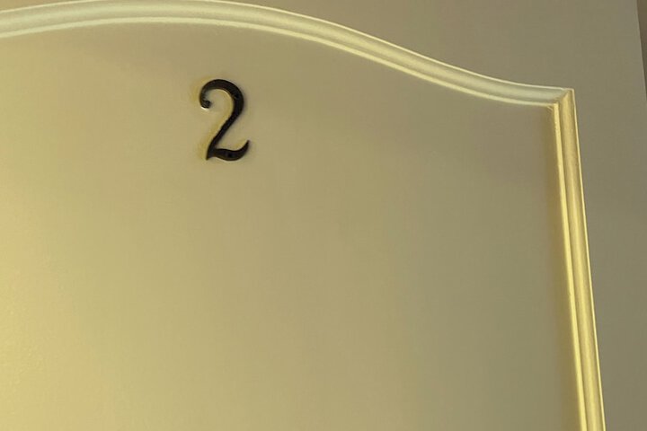 Room 7 of 123