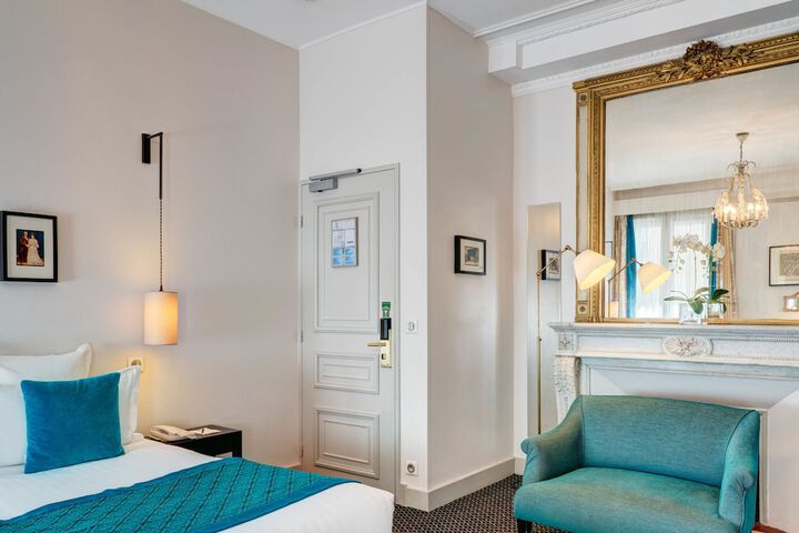 Room 15 of 74