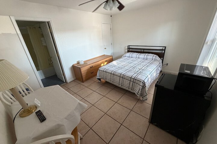 Room 8 of 24