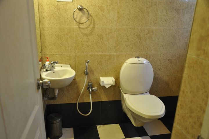 Room 20 of 34