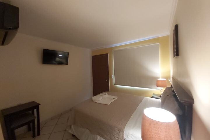 Room 11 of 37