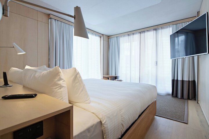 Room 78 of 308