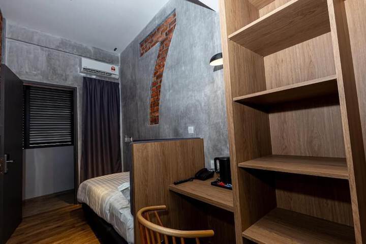 Room 13 of 45