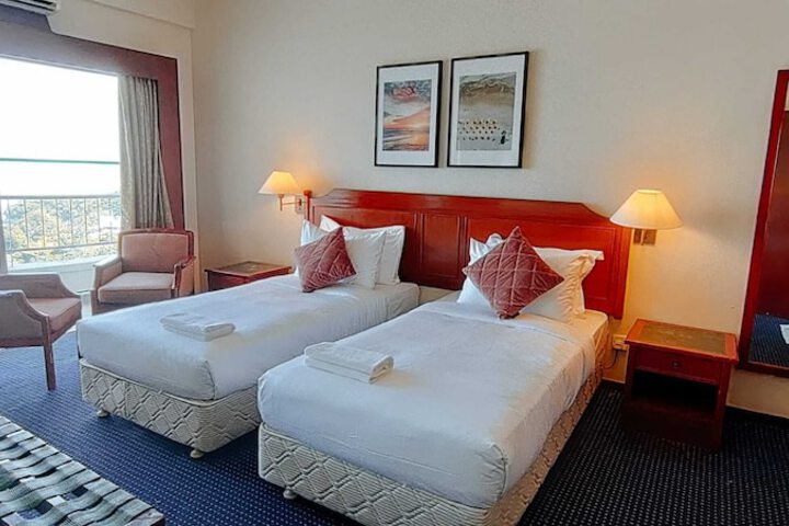 Room 112 of 650