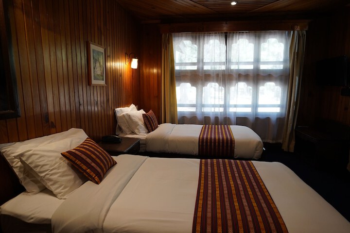 Room 2 of 11