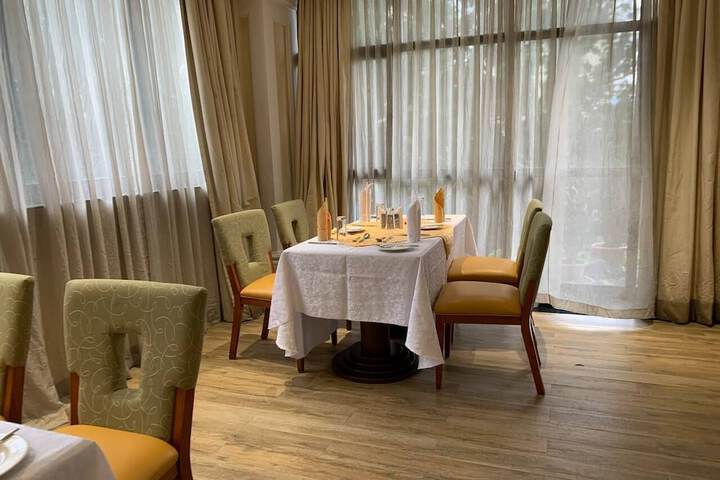 Dining 133 of 168
